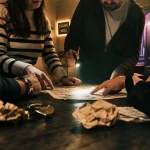 activité metz : escape game en équipe à Metz, lampe torche et carte