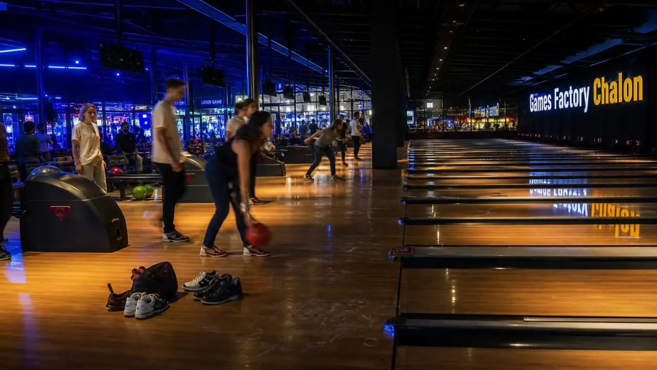 Games factory chalon sur saone : allée de bowling 14 pistes